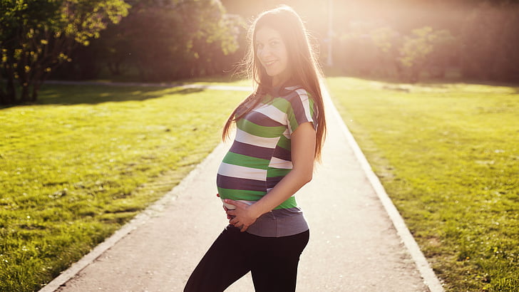 افرازات بداية الحمل