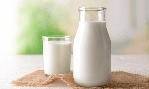الحليب وعلاج حموضة المعدة